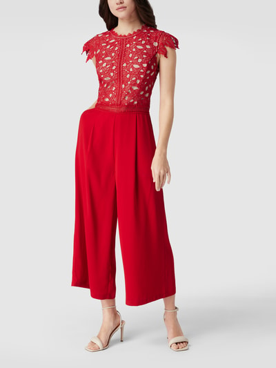 Apart Glamour Jumpsuit mit Häkelspitze Rot 1