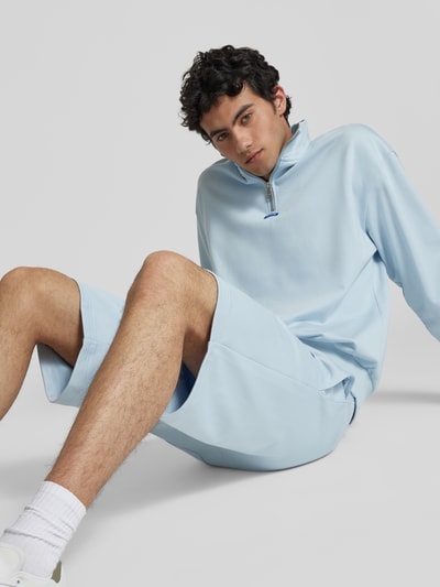 Hugo Blue Regular Fit Sweatshorts mit Label-Badge Modell 'Nasensio' Hellblau 3