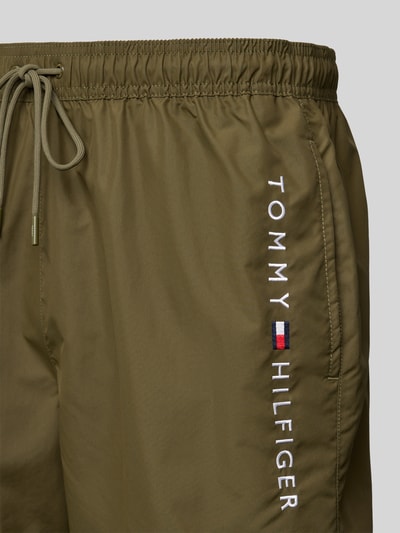 Tommy Hilfiger Regular Fit Badeshorts mit Tunnelzug Oliv 2