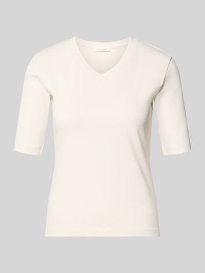 Produktfoto, T-shirt mit V-Ausschnitt von Christian Berg Woman aus mieszanka bawełny i elastanu, krój regular fit, rękaw o dł. 1/2, długość tyłu 55 cm, kolor jasny, gładka powierzchnia