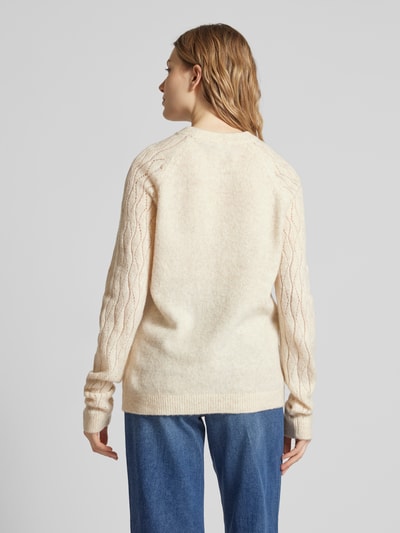 Pieces Regular Fit Strickpullover mit Wollanteil und Lochstrick-Ärmel Modell 'OLGA' Offwhite 5