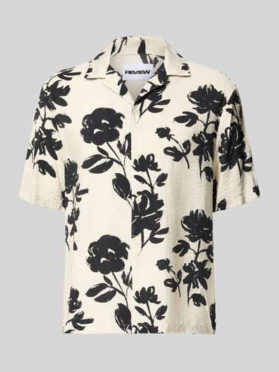 Produktfoto, Regular Fit Freizeithemd aus Viskose-Mix von REVIEW im Creme-Schwarz-Kontrast mit floralen Mustern, Reverskragen, 1/2 Arm, Knopfleiste, strukturierte Oberfläche, Rückenlänge 74 cm, Schulterbreite 54 cm, Ärmellänge 30 cm