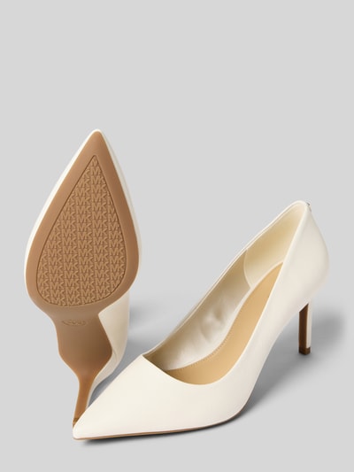 Productfoto, Pumps aus echtem Leder Modell 'ALINA' van MICHAEL Michael Kors, wit glad leer, spitse model, metallic logodetail, naaldhak 7 cm, gladde zool, Schachthoogte 8 cm, Schachtbreedte 20 cm, maat 40