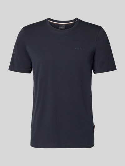 Produktfoto, T-Shirt mit Label-Detail von bugatti, Herren T-Shirt aus Reine Baumwolle, Gerader-Schnitt, Rundhalsausschnitt, Rückenlänge 70 cm bei Größe M, dunkelblaues glattes Material