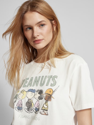 Jake*s Casual T-shirt z nadrukiem Peanuts® Złamany biały 3