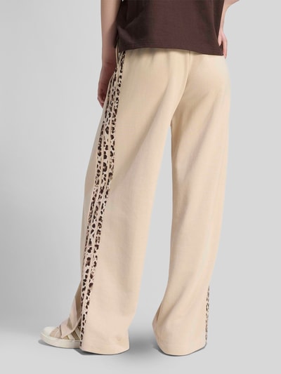 adidas Sportswear Loose Fit Sweathose aus Baumwoll-Mix Sand 4