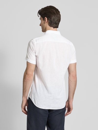 JOOP! Collection Koszula casualowa męska JOOP! Collection;Mieszanka bawełny i lnu;Krój slim fit;Model ‘Pit’;Kołnierzyk typu kent;Listwa guzikowa;Długość tyłu w rozmiarze 40: 67 cm;Szerokość ramion w rozmiarze 40: 41 cm;Długość rękawa w rozmiarze 40: 22 cm Biały 5