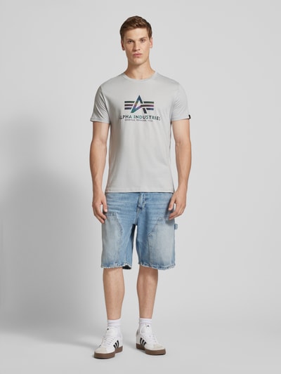 Alpha Industries T-Shirt mit Label-Print Modell 'Rainbow' Hellgrau 1