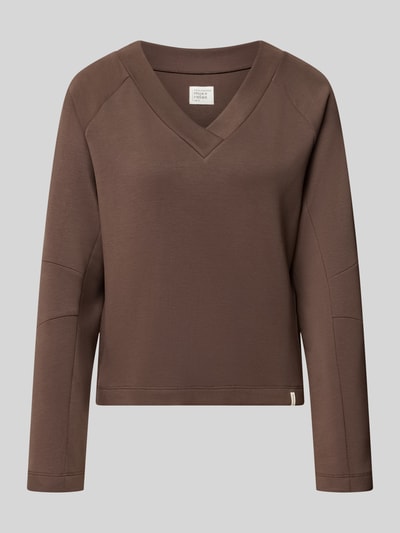 Produktfoto, Regular Fit Sweatshirt mit V-Ausschnitt von SCHIESSER in Braun, elastischer Modal-Mix, Ziernähte, Langarm, Raglanärmel, Label am Saum