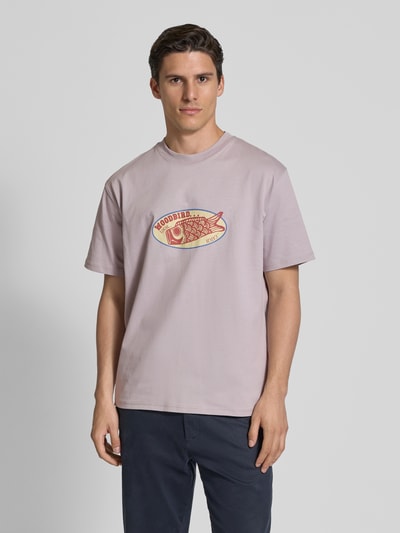 WOODBIRD T-Shirt mit Label-Print Modell 'Baine' Flieder 4