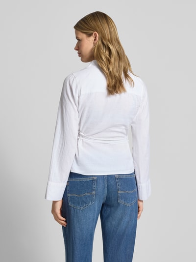 Gina Tricot Leinenbluse mit Bindegürtel und V-Ausschnitt Weiss 5