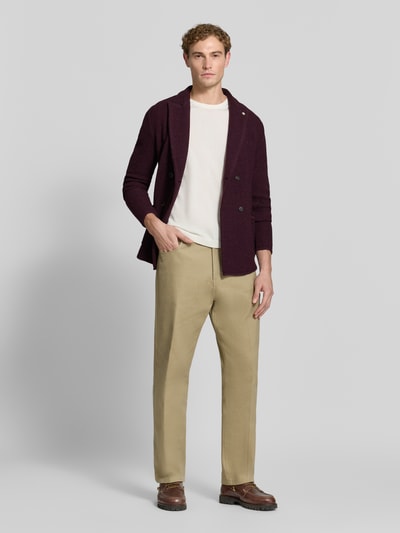 Männermodel trägt Regular Fit Cardigan mit Woll-Alpaka-Anteil in Tricotlook van Manuel Ritz, Materiaalmix met wol en alpaca, reverskraag, ruglengte maat M 75 cm, mouwlengte maat M 67 cm, Ganzkörperansicht von vorne