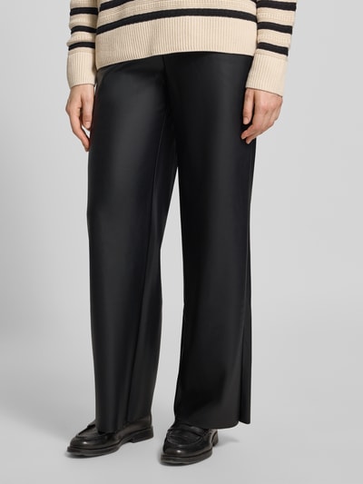 Betty Barclay Broek in leerlook met paspelzakken aan de achterkant Zwart - 4