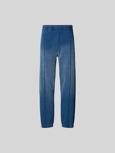 Produktfoto, Sweatpants mit elastischem Bund von Diesel in Blau, lockerer Schnitt aus reiner Baumwolle, sichtbare Nähte, Vorderansicht