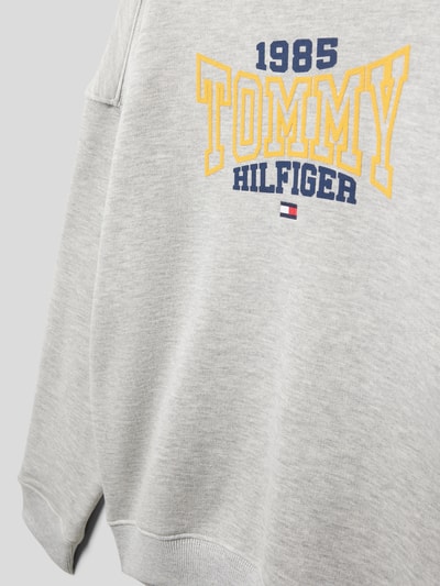 Tommy Hilfiger Teens Sweatshirt mit Label-Details Modell 'VARSITY' Mittelgrau Melange 2