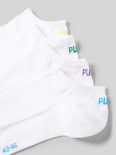 Produktfoto, Sneakersocken im 4er-Pack mit gerippten Bündchen von PUMA aus Baumwoll-Mix mit Stretch-Anteil, Logo-Detail, weiße Textur