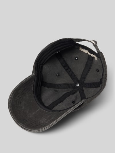Produktfoto, Basecap aus Baumwoll-Mix Modell 'BARAH' von Pieces, Optik:Allover-Muster, Used-Look, Animal-Print, Schriftzug-Stickerei, verstärkter Schirm, eingestickte Luftlöcher, verstellbarer Riegel, Innenansicht, Material: Baumwoll-Mix