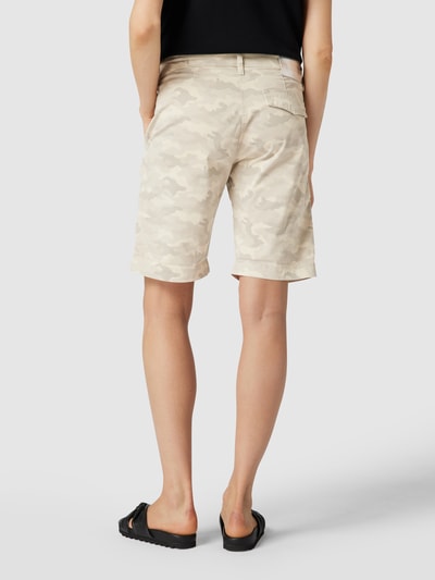 MAC Shorts mit Label-Patch Khaki 5