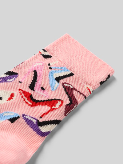 Produktfoto, Socken mit Allover-Motiv-Print von Happy Socks in Rosa mit farbigen Schuhmotiven, elastischer Baumwoll-Mix, Rippbündchen, Label-Detail