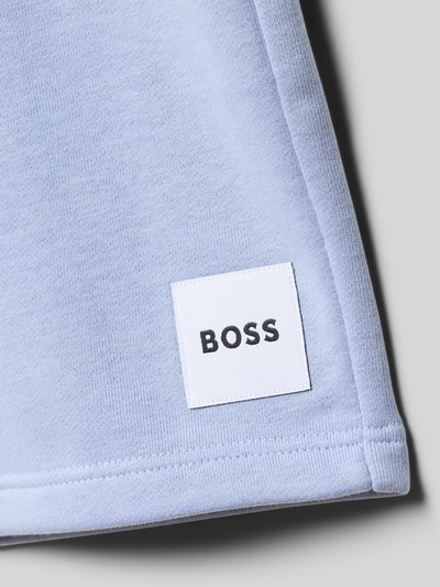 Productfoto, Regular Fit Sweatshorts mit Tunnelzug van BOSS voor kinderen, effen design, labelpatch, katoenmix, detailopname
