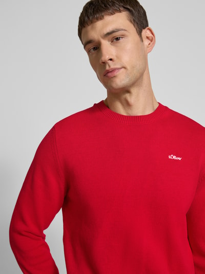 s.Oliver RED LABEL Regular Fit Strickpullover aus reiner Baumwolle mit Label-Stitching Rot 3