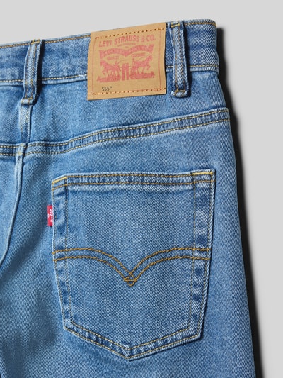 Levi’s® Kids Jeansy o kroju straight fit z mieszanki bawełny model '555™' Niebieski 2