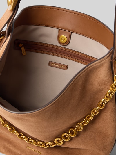 Produktfoto, Handtasche aus Leder mit Label-Applikation Modell 'NOLITA' von MICHAEL Michael Kors, echt leer, hoofvak met magneetsluiting, labelapplicatie, schouderband, breedte 35 cm, lengte 33 cm, diepte 17 cm, schouderbandlengte 72 cm, bruine en beige tinten, goudkleurige kettingdetails, glad en suède teksturen