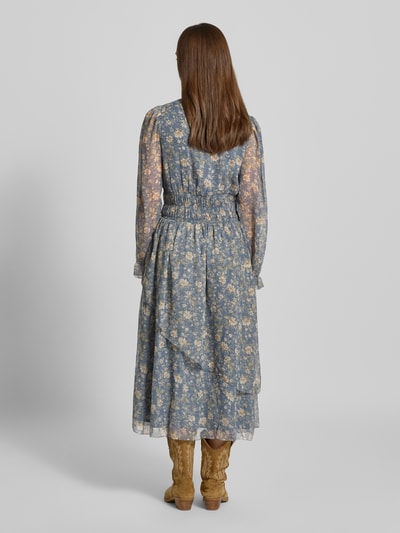 Pepe Jeans Sukienka szyfonowa taliowana z kwiatowym wzorem na całej powierzchni model ‘LIVY DRESS’ Szaroniebieski 5
