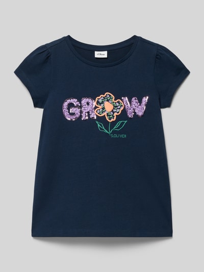 Produktfoto, A-Shape Fit T-Shirt aus reiner Baumwolle von s.Oliver RED LABEL in Dunkelblau mit Motiv-Print, Pailletten und Rundhalsausschnitt, unifarben, kurzarm, Jersey-Struktur.