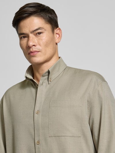Drykorn Regular Fit Freizeithemd mit Button-Down-Kragen Modell 'FENRIC' Sand 3