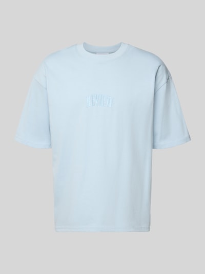 Produktfoto, T-Shirt mit Label-Stitching und Rundhalsausschnitt von REVIEW, hellblau, reine Baumwolle, Relaxed Fit, glatte Textur