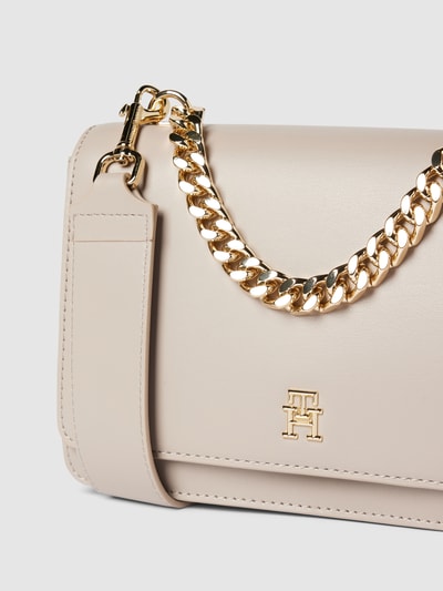 Tommy Hilfiger Handtasche in unifarbenem Design mit Label-Detail Ecru 3