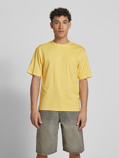 REVIEW T-shirt z wyhaftowanym logo Pastelowy żółty 4