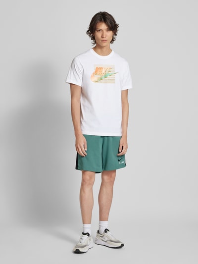 Nike T-shirt z nadrukiem z logo Złamany biały 1