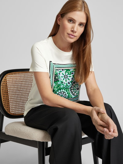 comma T-Shirt mit Motiv- und Statement-Print Gruen 3