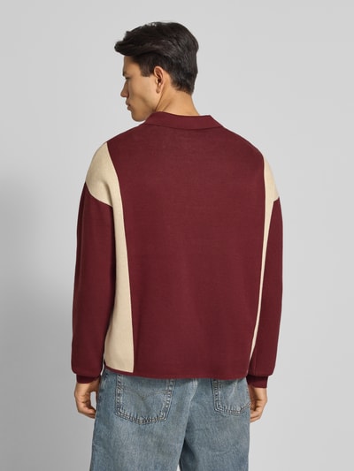 PROHIBITED Gebreide pullover met polokraag en labelpatch Bordeaux - 5