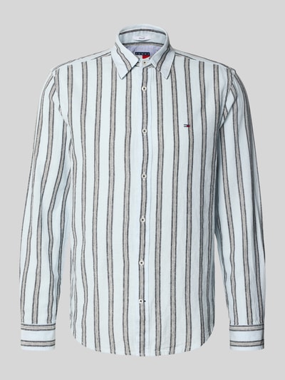 Produktfoto, Regular Fit Freizeithemd aus Leinen-Baumwoll-Mix von Tommy Jeans, mehrfarbig gestreift, Kentkragen, Logo, langarm, Flammgarnstruktur.