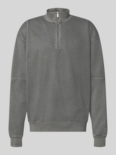 Produktfoto, graues Relaxed Fit Sweatshirt aus Baumwoll-Mix von PEGADOR mit Troyer-Kragen, Logo-Stickerei und Ziernähten, Langarm