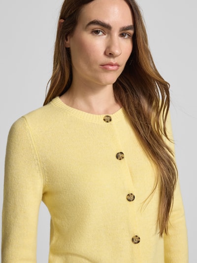 Christian Berg Woman Kardigan z okrągłym dekoltem i zapięciem na guziki Jasnożółty 3