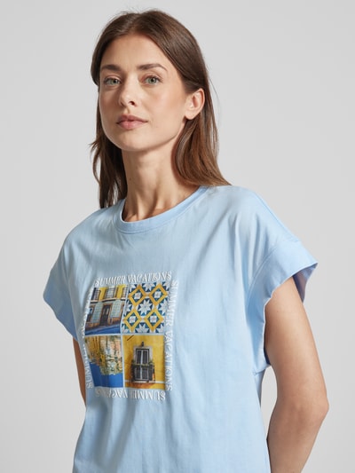 s.Oliver RED LABEL T-Shirt mit Motiv- und Statement-Print Hellblau 3