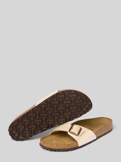 Produktfoto, Slipper mit offener Ferse Modell 'Madrid' von Birkenstock in Beige mit Logo-Detail, abgerundeter Passform, 3 cm Absatzhöhe, strukturierte Sohle