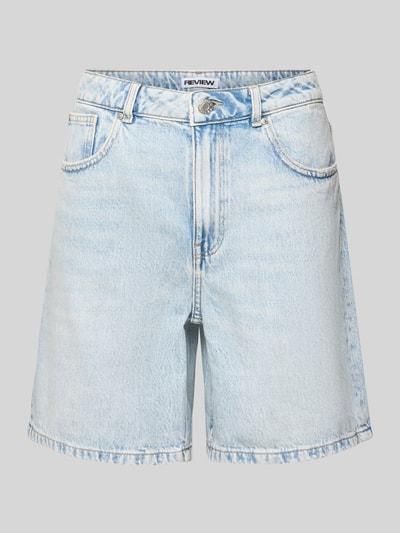 Produktfoto, Jeansshorts mit Eingrifftaschen von REVIEW aus hellblauer Baumwolle, Regular Fit, sichtbare Nähte, glatte Textur