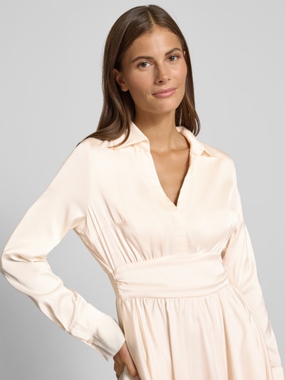 Guess Minikleid mit V-Ausschnitt Modell 'CONCETTA FLARE DRESS' Weiss 3