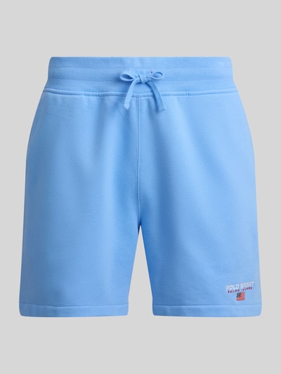 Produktfoto, Regular Fit Sweatshorts aus Baumwoll-Mix von Polo Ralph Lauren w kolorze jasnoniebieskim, z elastycznym pasem i haftowanym logo, materiał sweat, krój regular fit, sznurek w pasie, kieszeń z tyłu, boczne kieszenie, wykonane z bawełnianej mieszanki