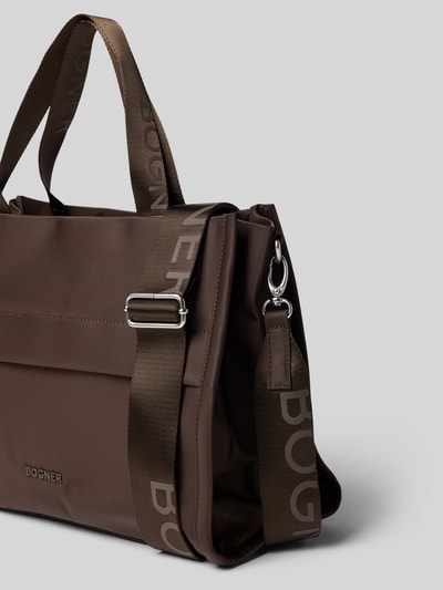 Produktfoto, Handtasche mit Logo-Detail Modell 'Maxon' von BOGNER in Braun, glatte Oberfläche, Logo-Schulterriemen, Hauptfach mit Reißverschluss