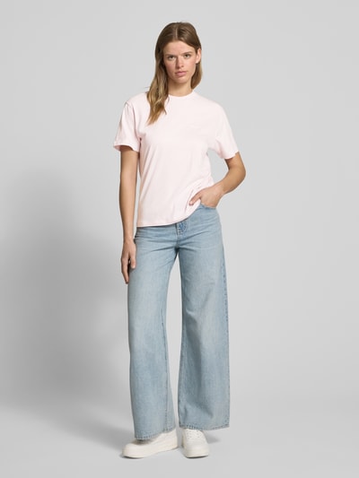 Carhartt Work In Progress T-shirt z wyhaftowanym logo Jasnoróżowy 1