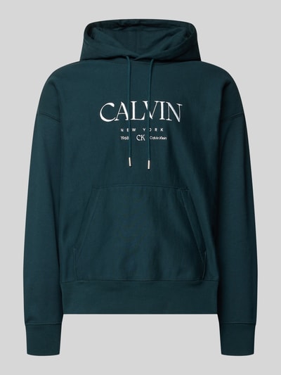 Produktfoto, Hoodie mit Label-Print und Känguru-Tasche van CK Calvin Klein in donkergroen, relaxed fit, mix van katoen en elastaan, labelprint, kangoeroezak, ruglengte maat M 69 cm, mouwlengte maat M 60 cm