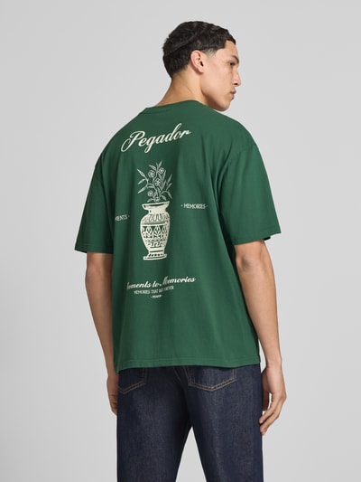 PEGADOR Oversized Fit T-Shirt mit Label-Detail Modell 'Morcote' Dunkelgruen 5