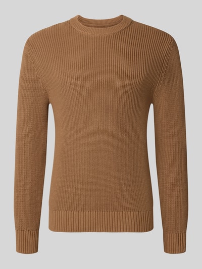 Produktfoto, Regular Fit Strickpullover aus reiner Baumwolle von MCNEAL in warmem Braun, Rundhalsausschnitt, elastische Abschlüsse, strukturierte Oberfläche