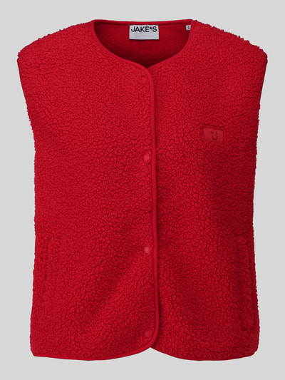 Produktfoto, leuchtend rote Regular Fit Weste mit Logo-Detail von Jake*s Casual, sichtbare strukturierte Fleece-Textur, grauer Hintergrund